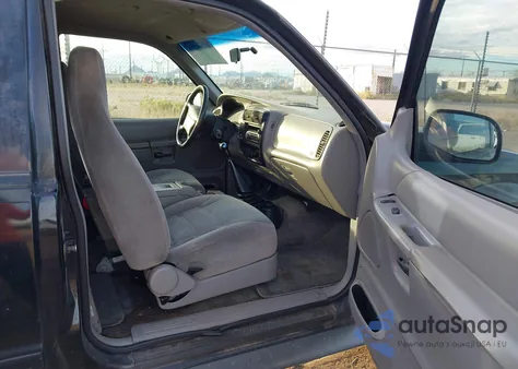 1999 Ford Explorer Sport из США, поврежденный, VIN 1FMYU22X4XUA81581